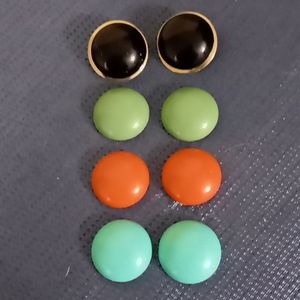 🍄$3 with BUNDLE Vintage 1960's Earrings